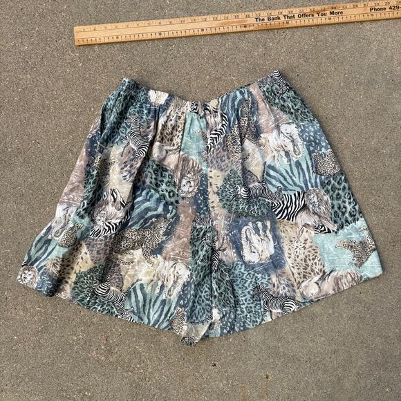 Vintage Ms. Caribou Volup Plus Size 3X Jungle Safari Zoo Animal Print Shorts - Picture 3 of 10